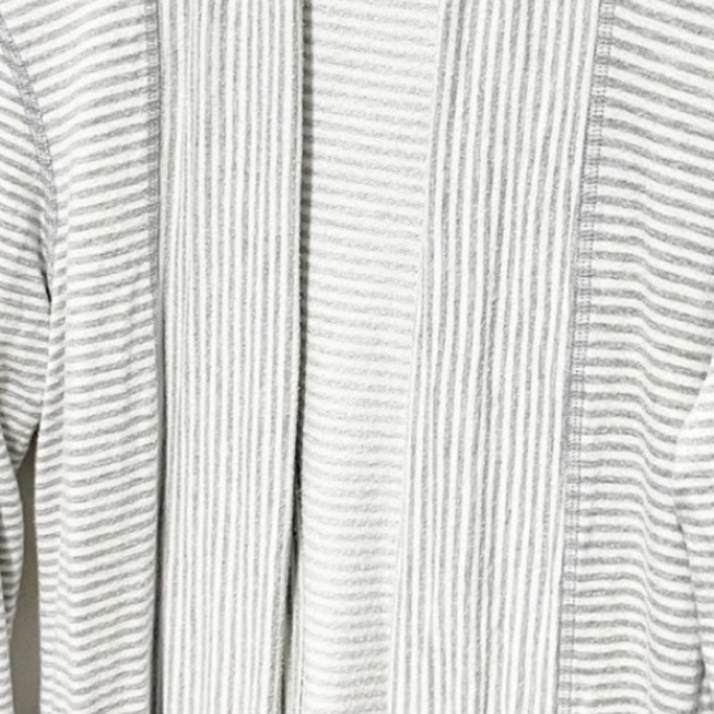 Beyond Yoga Medium Gray White Yoga Enclose Me Striped Open Front Cardigan - Picture 4 of 6